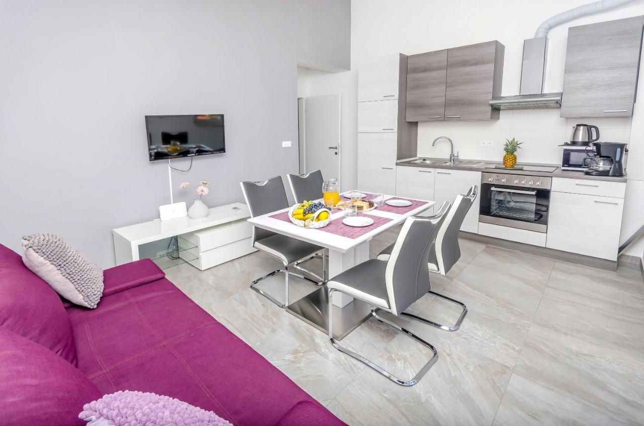 Apartments Katic Razanj Bagian luar foto